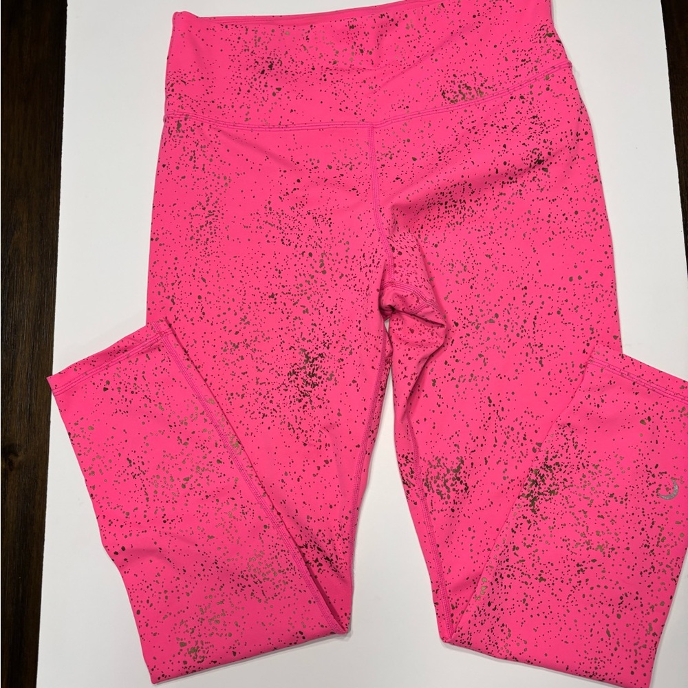 ZYIA LEGGINGS YOGA PANTS SIZE 8 - 10
COLOR HOT PINK W/MATTE GOLD SPLASHES